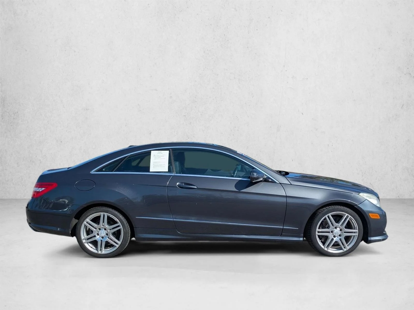 Used 2010 Steel Grey Metallic Mercedes-Benz E 550 image 3