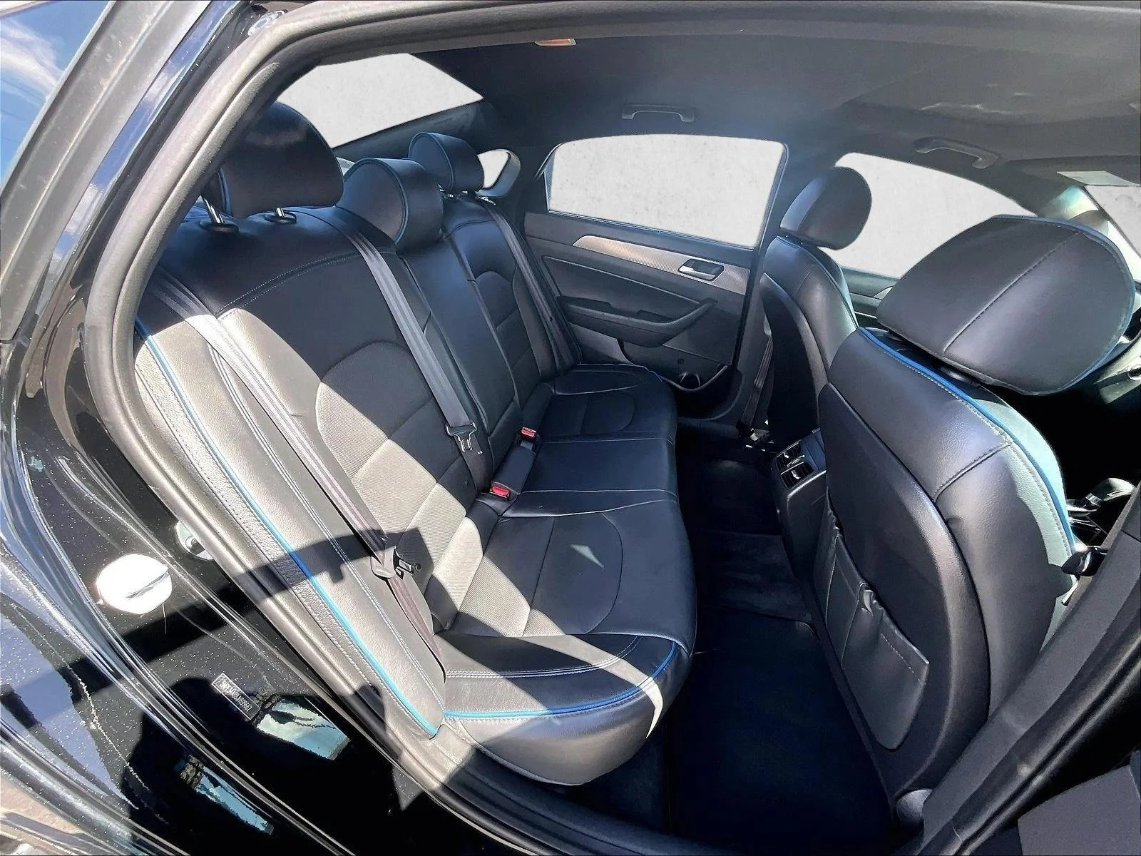 Used 2018 Phantom Black Hyundai Limited image 29