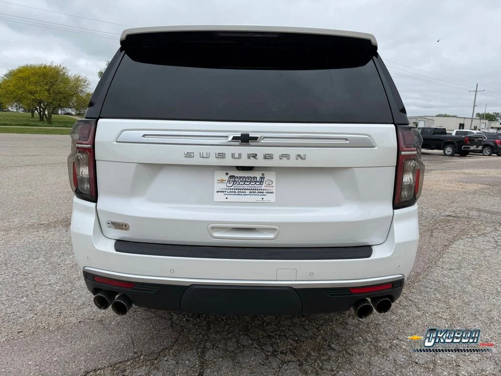 Used 2024 Beige Chevrolet High Country image 4