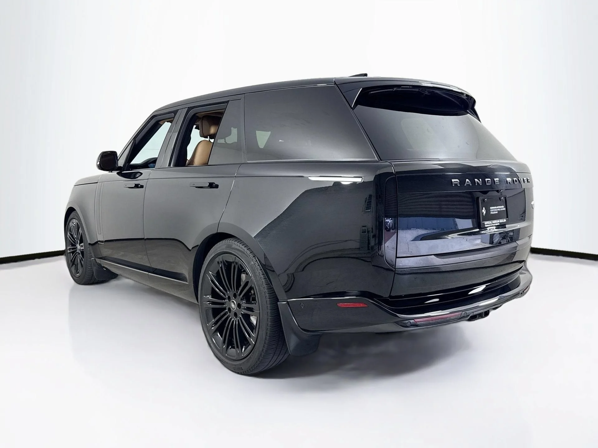 Used 2023 Santorini Black Metallic Land Rover SE image 5