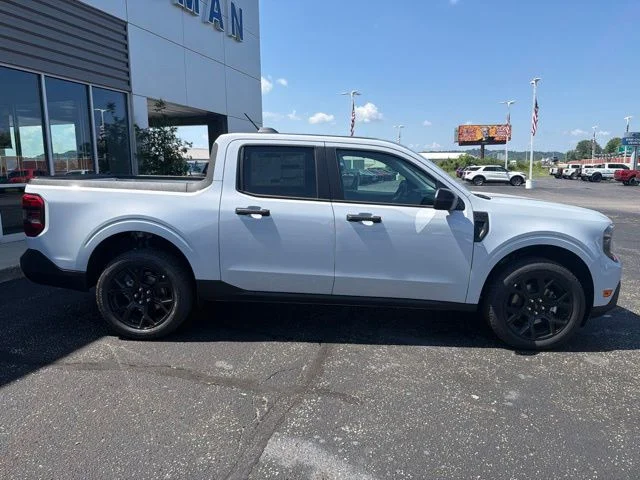 New 2026 Space White Metallic Ford XLT image 24