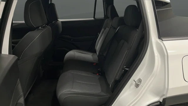 New 2026 Bright White Clear-Coat Exterior Paint Jeep Laredo image 23
