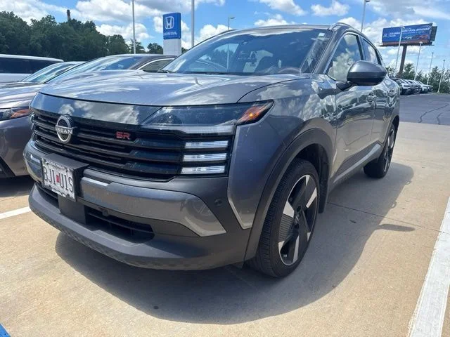 Used 2025 Gray Nissan SR image 2