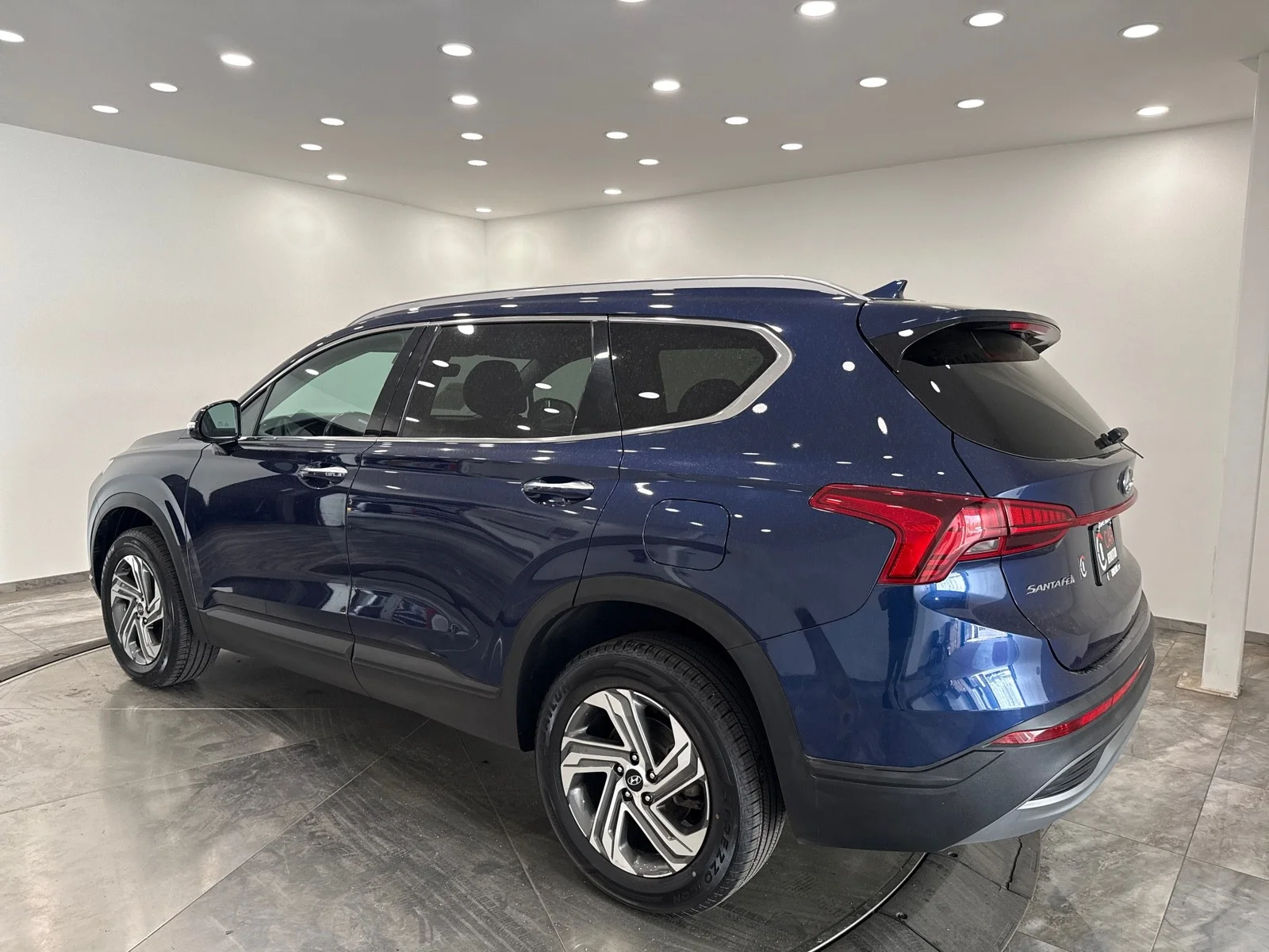 Used 2023 Stormy Sea Hyundai SEL AWD image 5