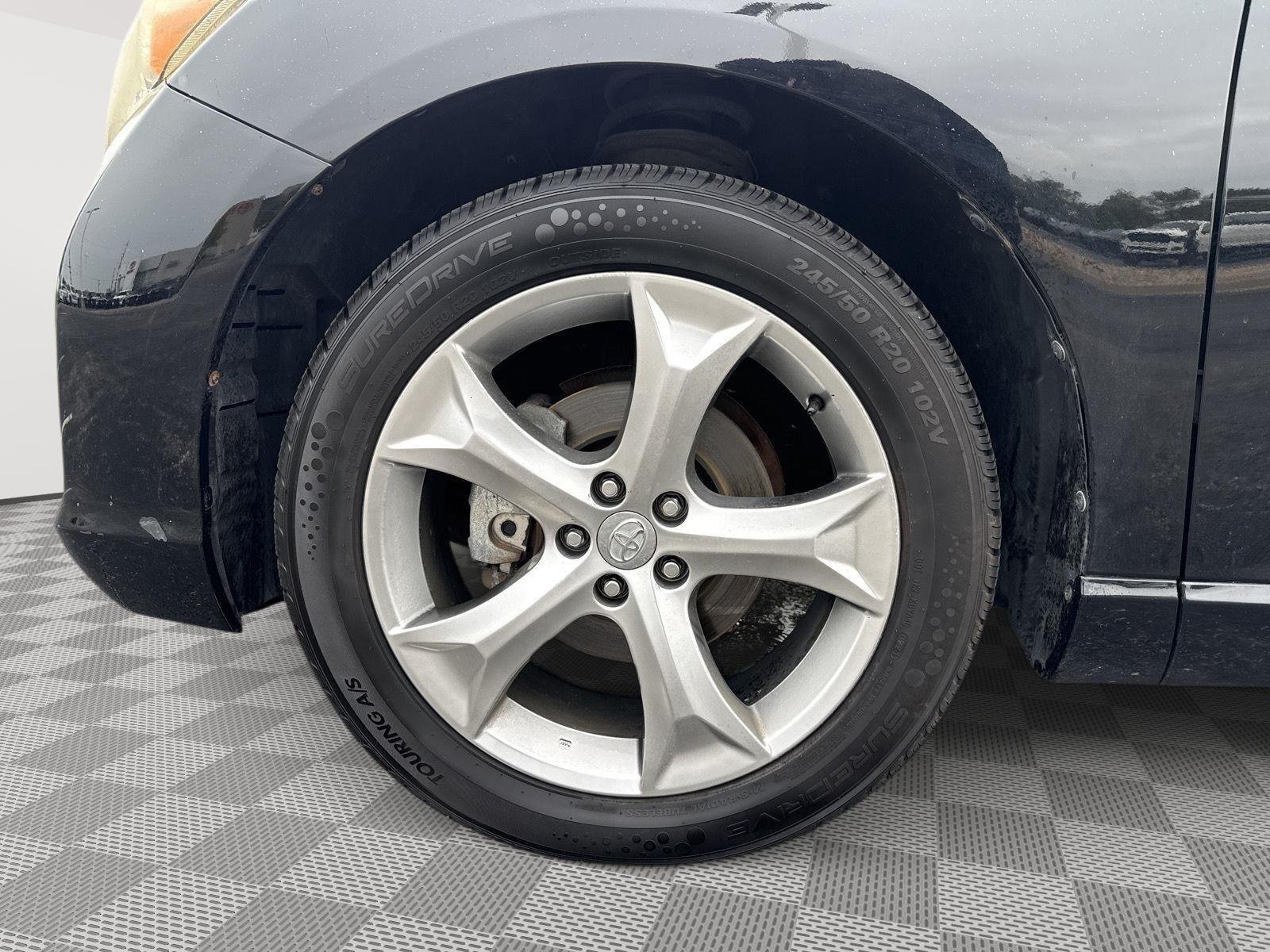 Used 2009 Black Toyota FWD V6 image 9