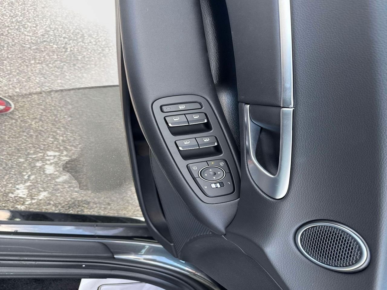 New 2025 Portofino Gray Hyundai SEL Convenience image 49