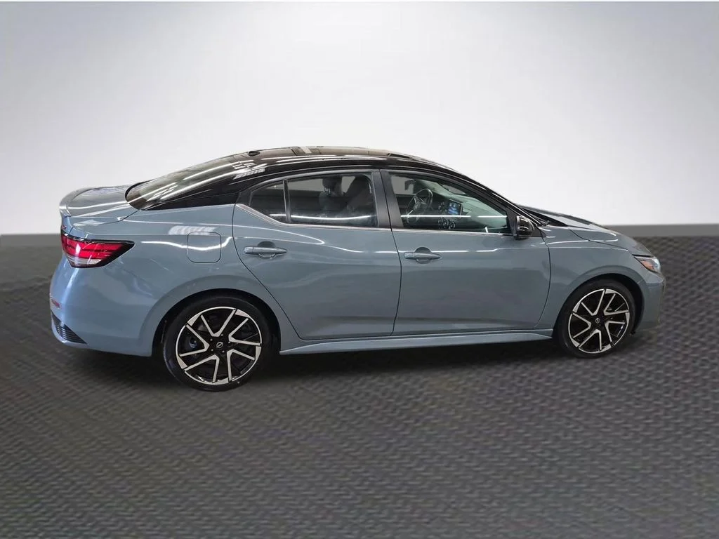 Used 2025 2t Gry Blk Roof Nissan SR image 5