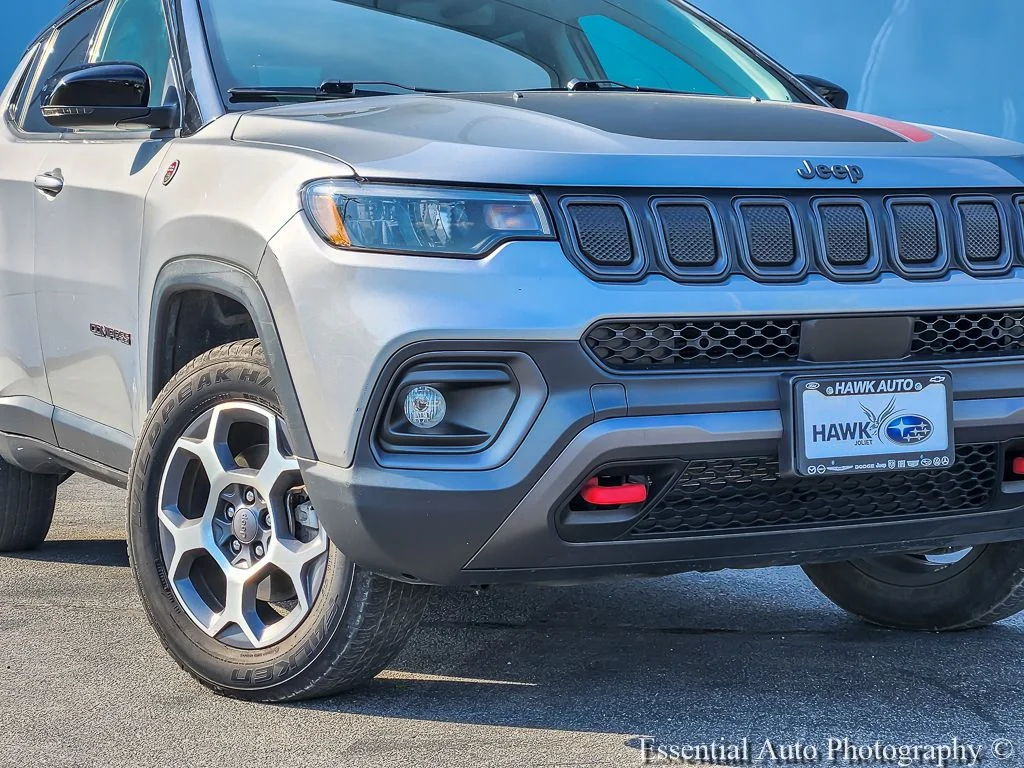 Used 2022 Silver Jeep Trailhawk image 2