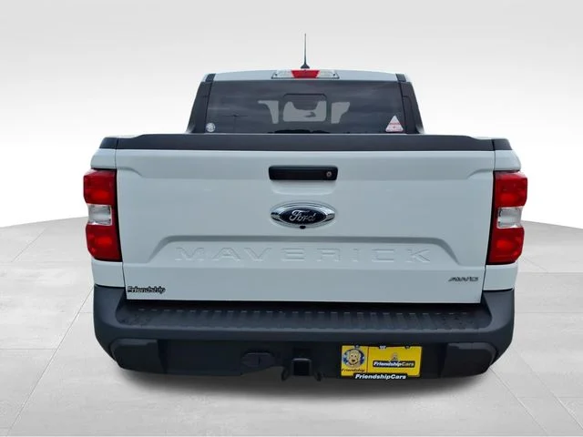 Used 2023 White Ford Lariat image 10