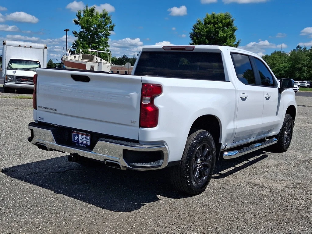 Used 2022 Summit White Chevrolet LT image 11