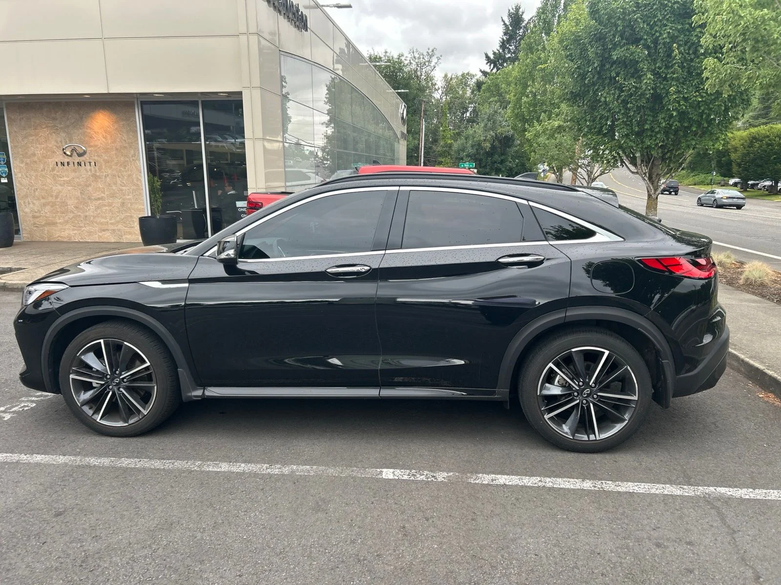 Used 2023 Black INFINITI ESSENTIAL image 8