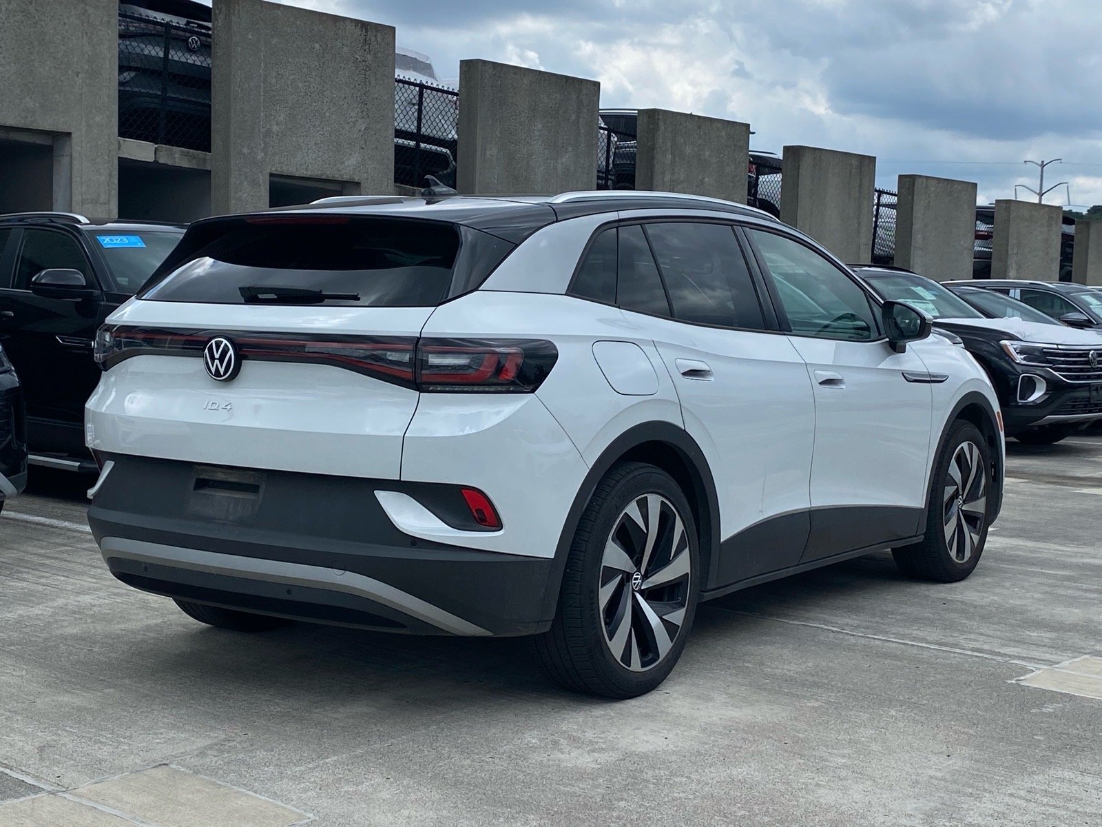 Used 2022 Volkswagen ID.4 PRO S with VIN WVGKMPE28NP074664 for sale in Alexandria, VA