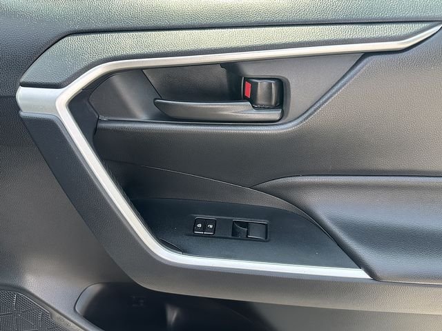 Used 2020 Silver Toyota LE image 12