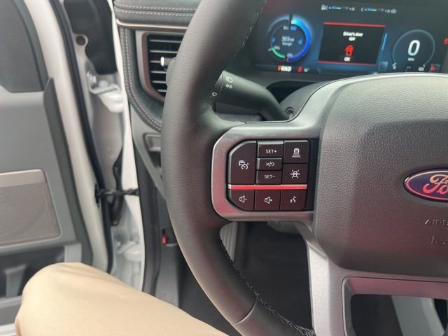 2025 Ford F-150 Lightning Flash - Photo 33