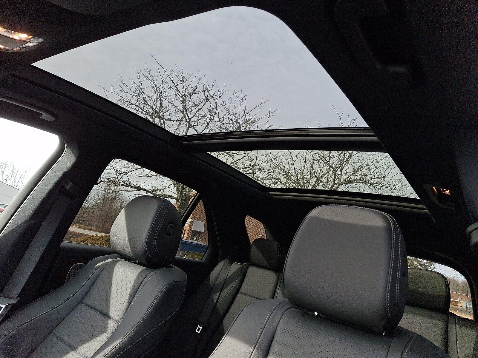 Used 2026 Obsidian Black Metallic Mercedes-Benz GLE 350 image 12