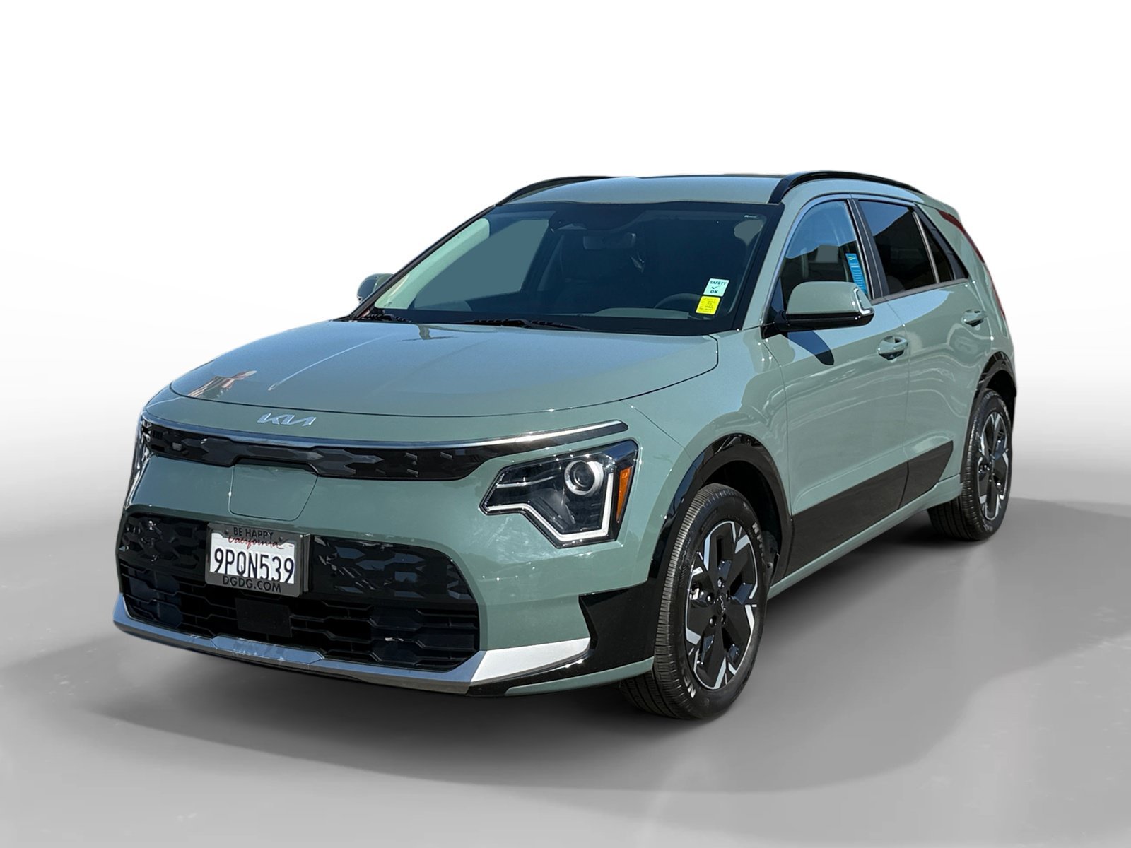 Used 2024 Green Kia Wind image 1