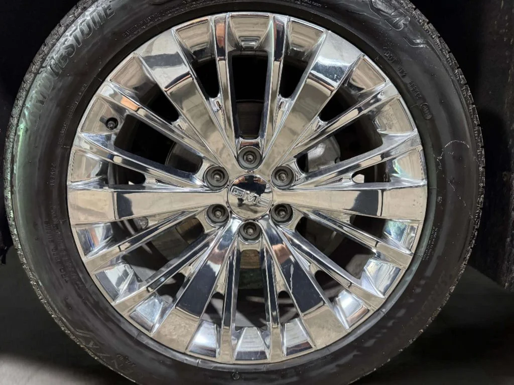 Used 2023 Onyx Black GMC Denali image 37