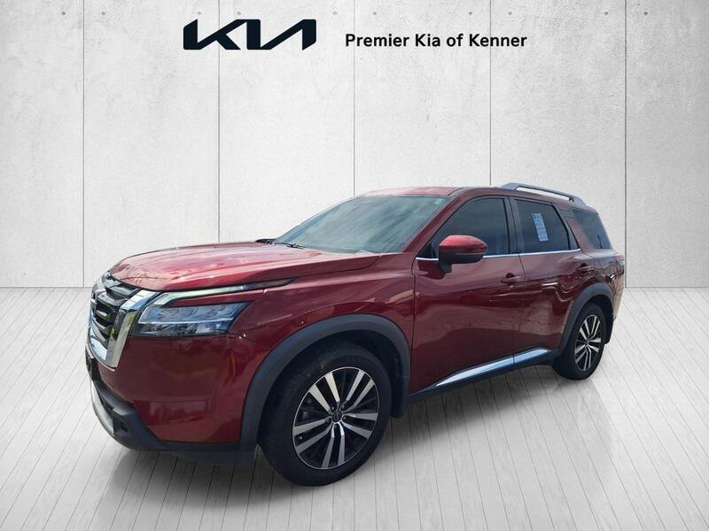2023 Nissan Pathfinder Platinum 4WD's photo