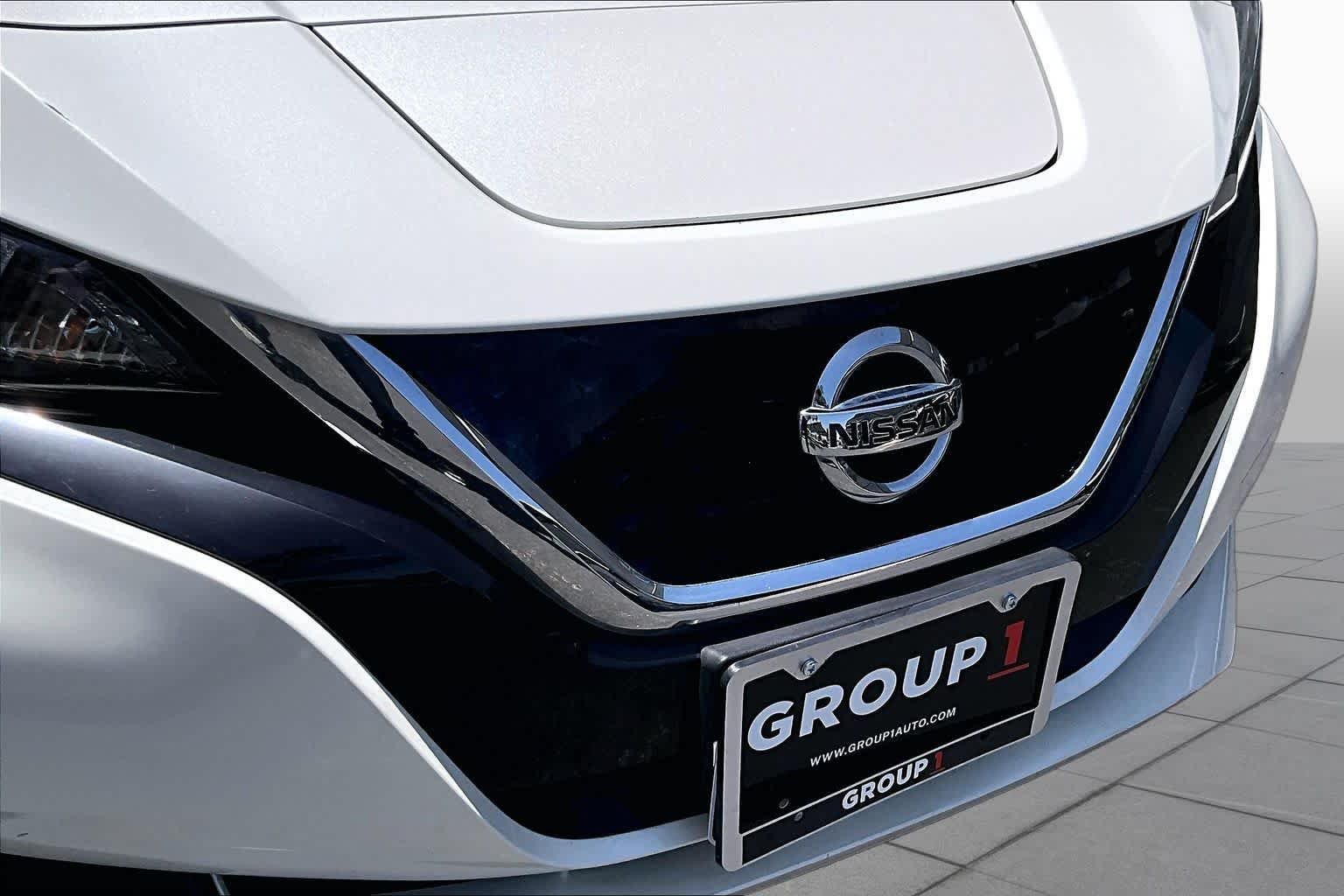 Used 2019 Pearl White Tricoat Nissan SV image 29