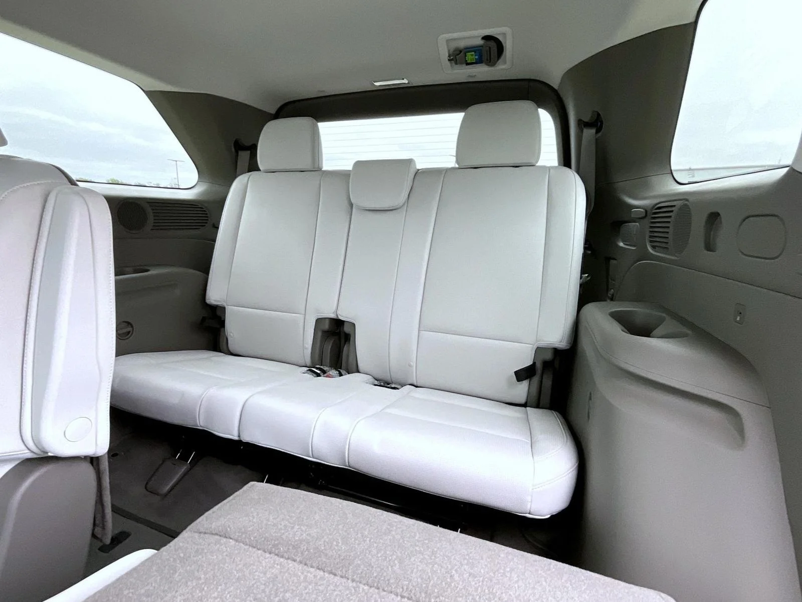 New 2026 White Hyundai SEL Premium image 21