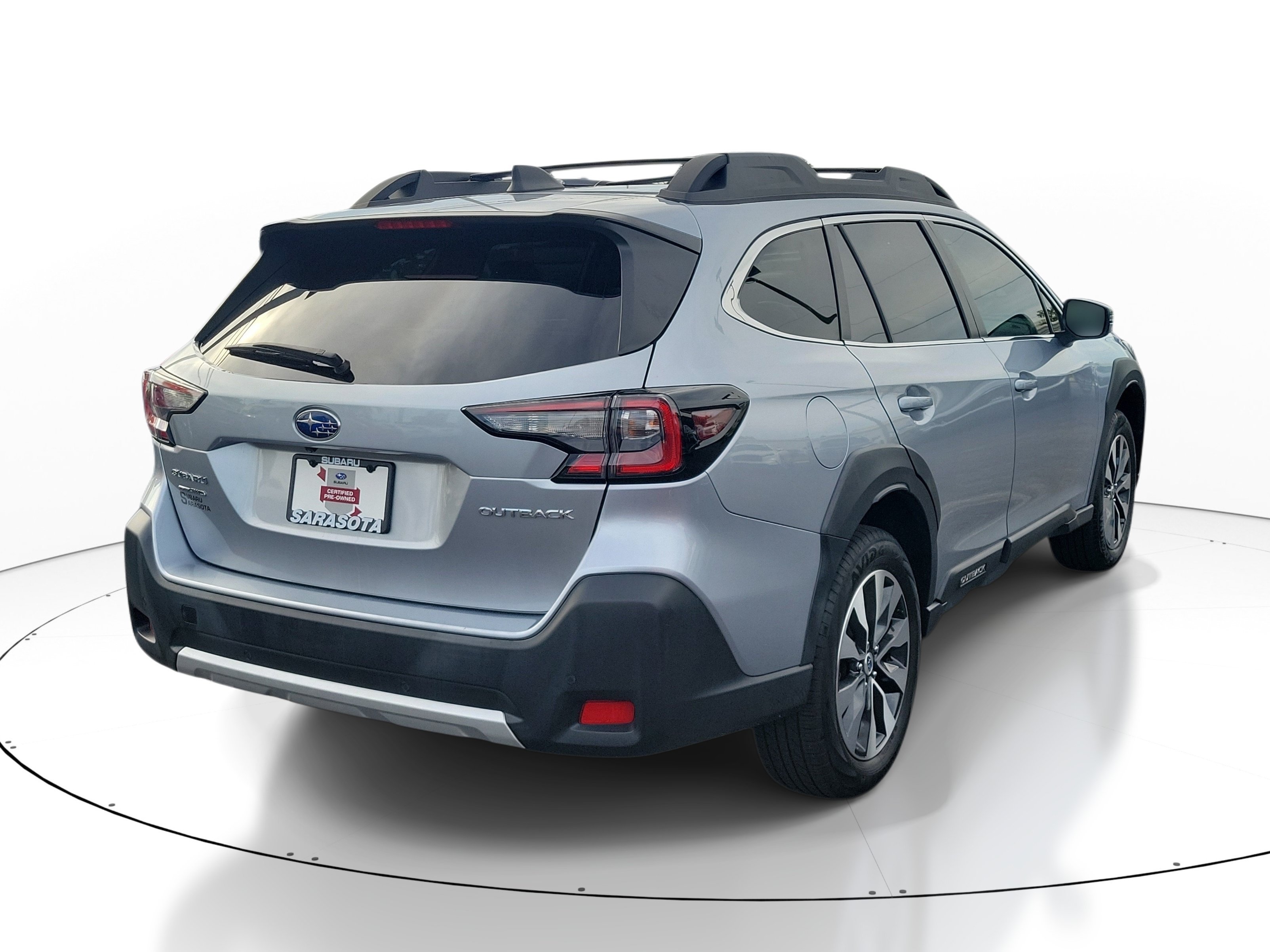 Used 2024 Ice Silver Metallic Subaru Limited image 6