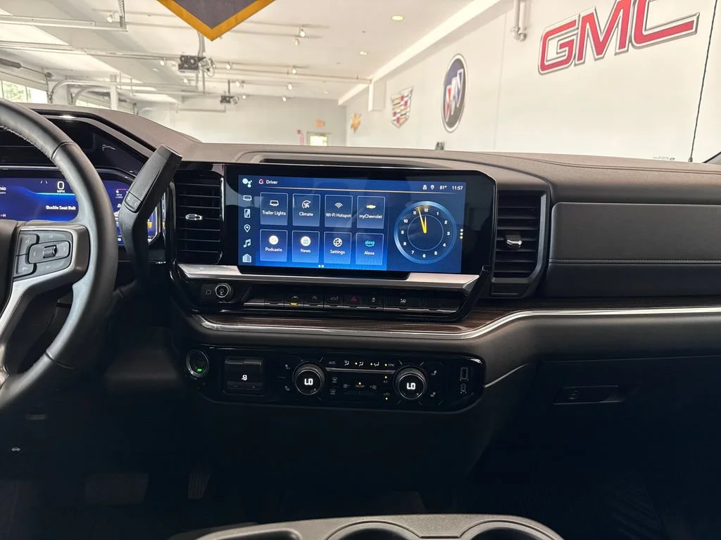 2023 Chevrolet Silverado 1500 LT - Photo 19