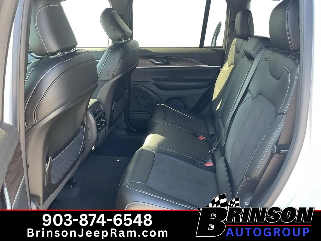 New 2027 Bright White Clearcoat Jeep Laredo Altitude image 7