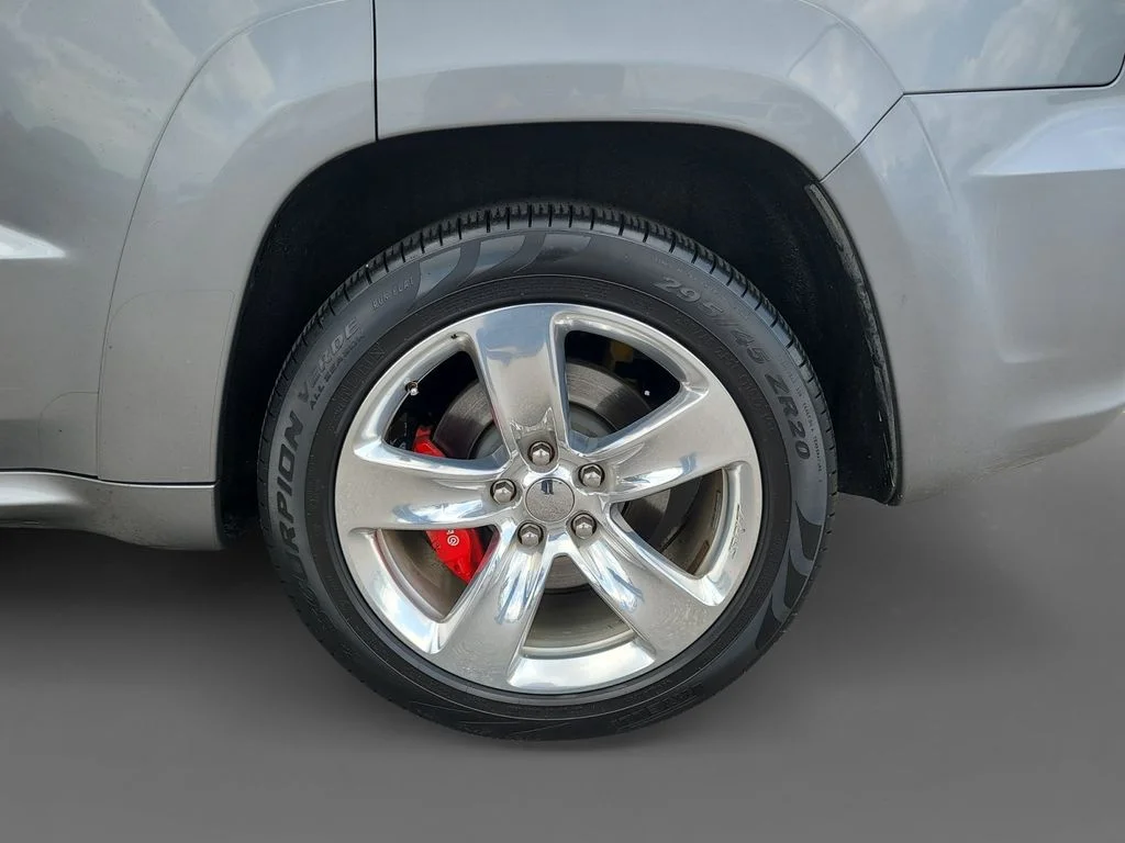 Used 2015 Silver Jeep SRT image 8