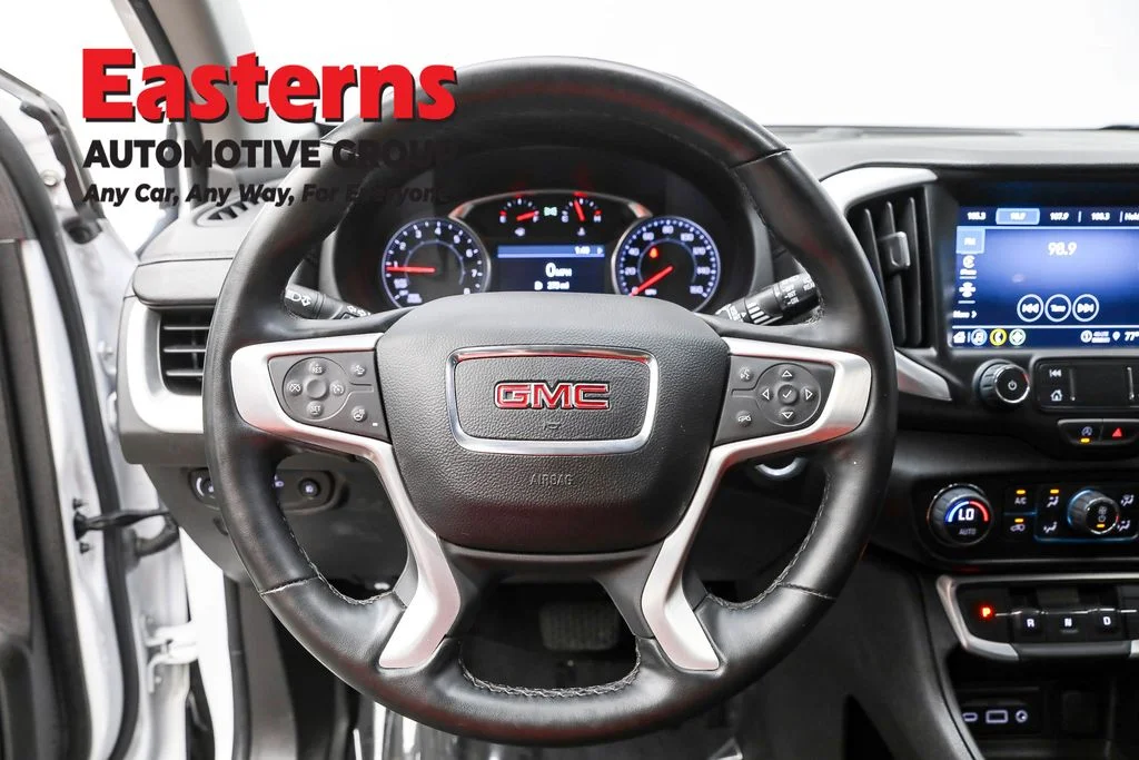 Used 2024 White GMC SLT image 10