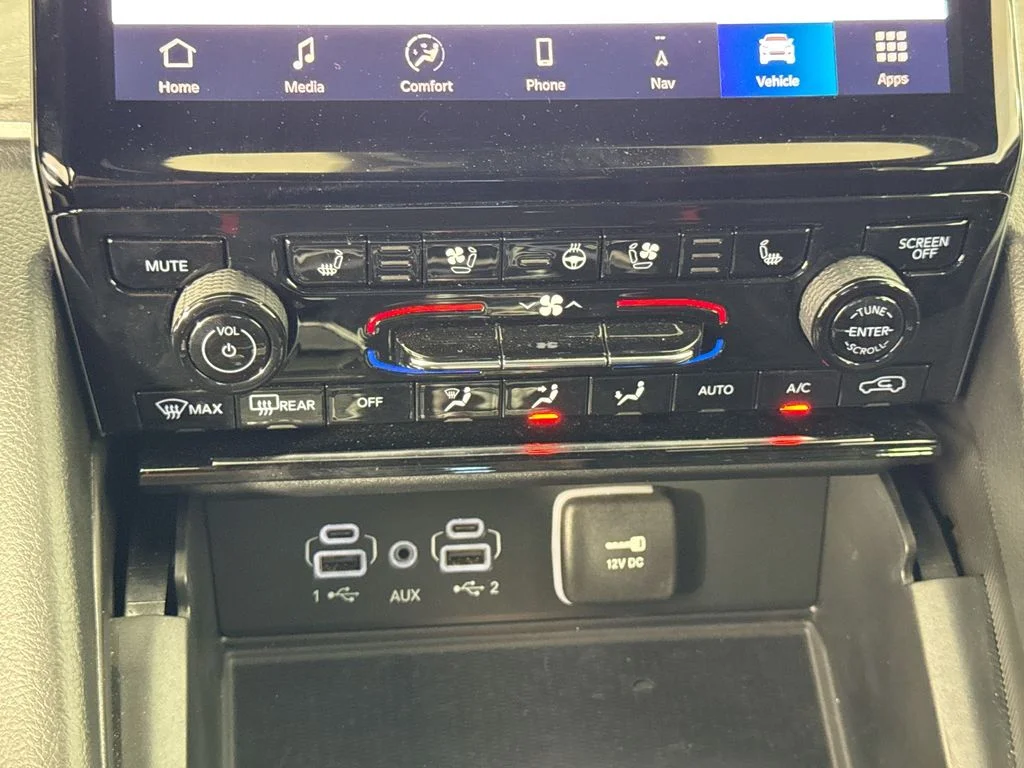 Used 2024 Silver Jeep 4xe image 16