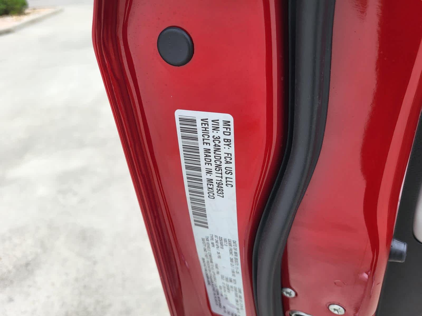 New 2026 Red Hot Pearl-Coat Exterior Paint Jeep Limited image 21