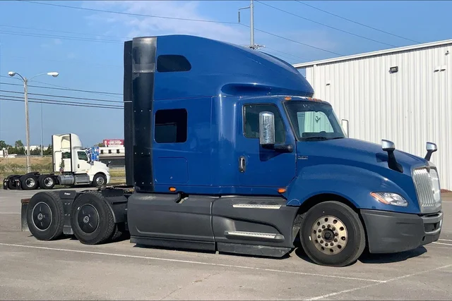 Pre-Owned 2022 International LT625 6x4 Sleeper