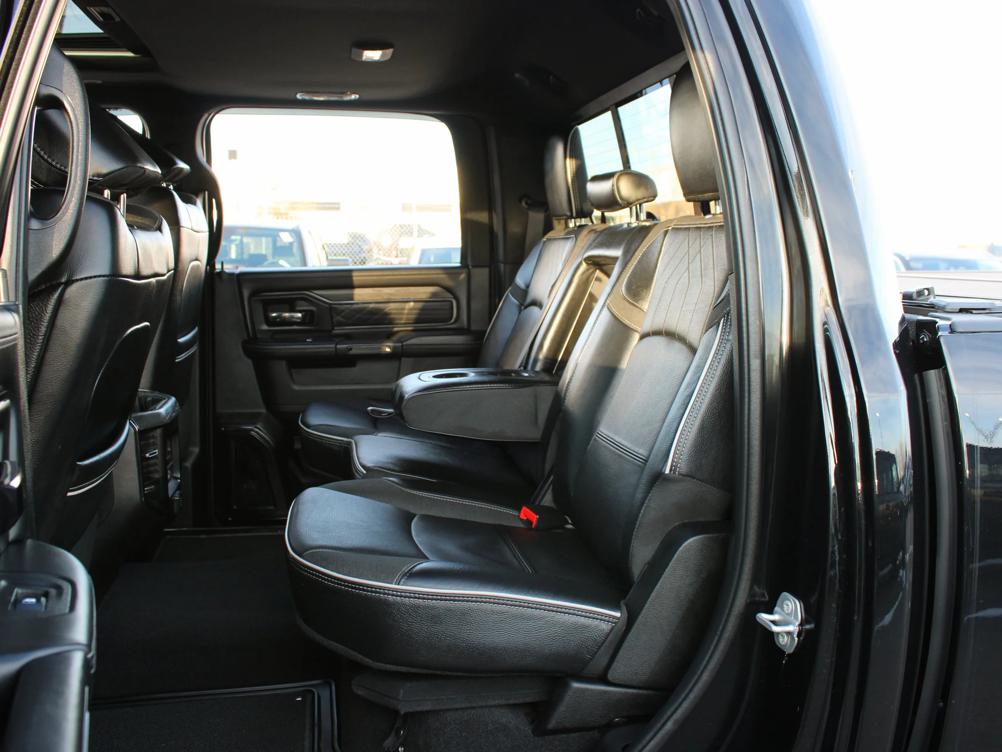 Certified Used 2025 Black RAM Limited* | Cummins Diesel | Night Edition | 5th Wheel & Gooseneck | Apple CarPlay image 19