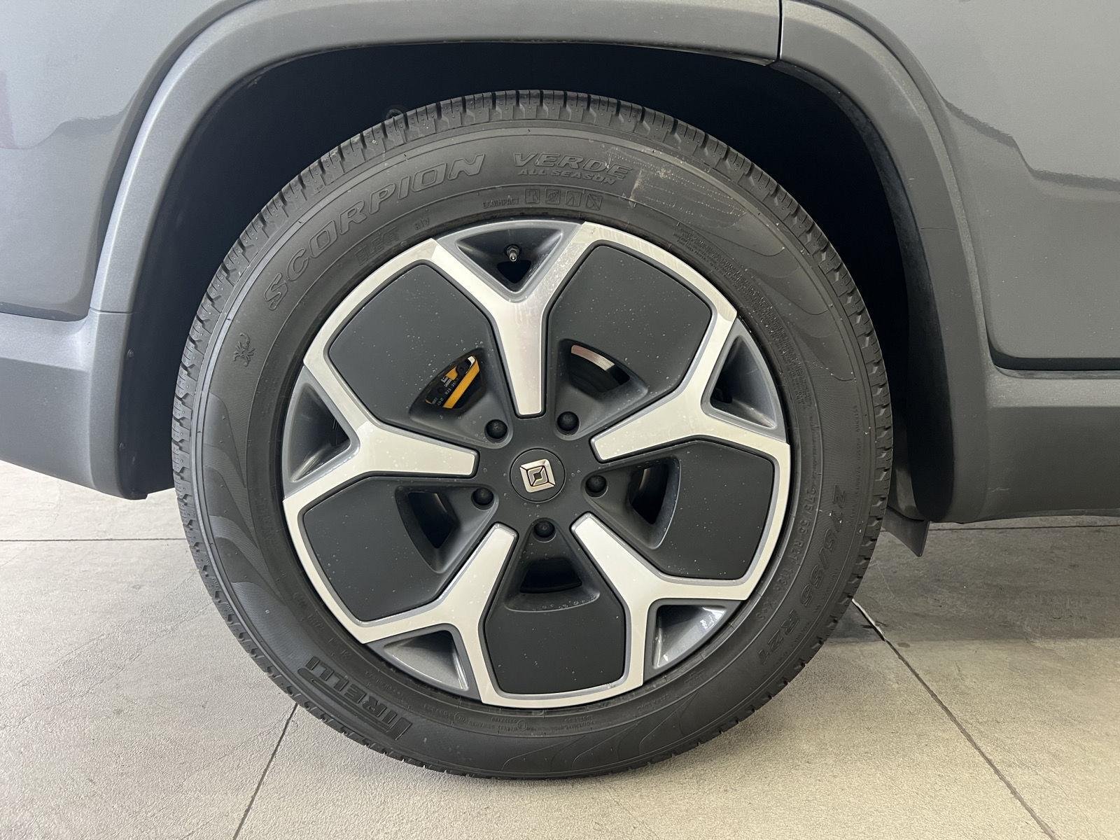 2024 Rivian R1S Adventure - Photo 9