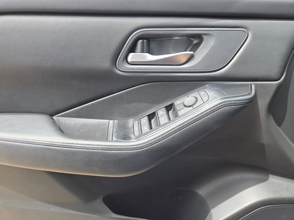 Used 2025 Blue Nissan SV image 18