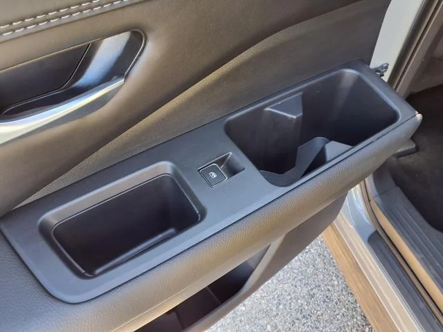 Used 2025 Gray Nissan Platinum image 22