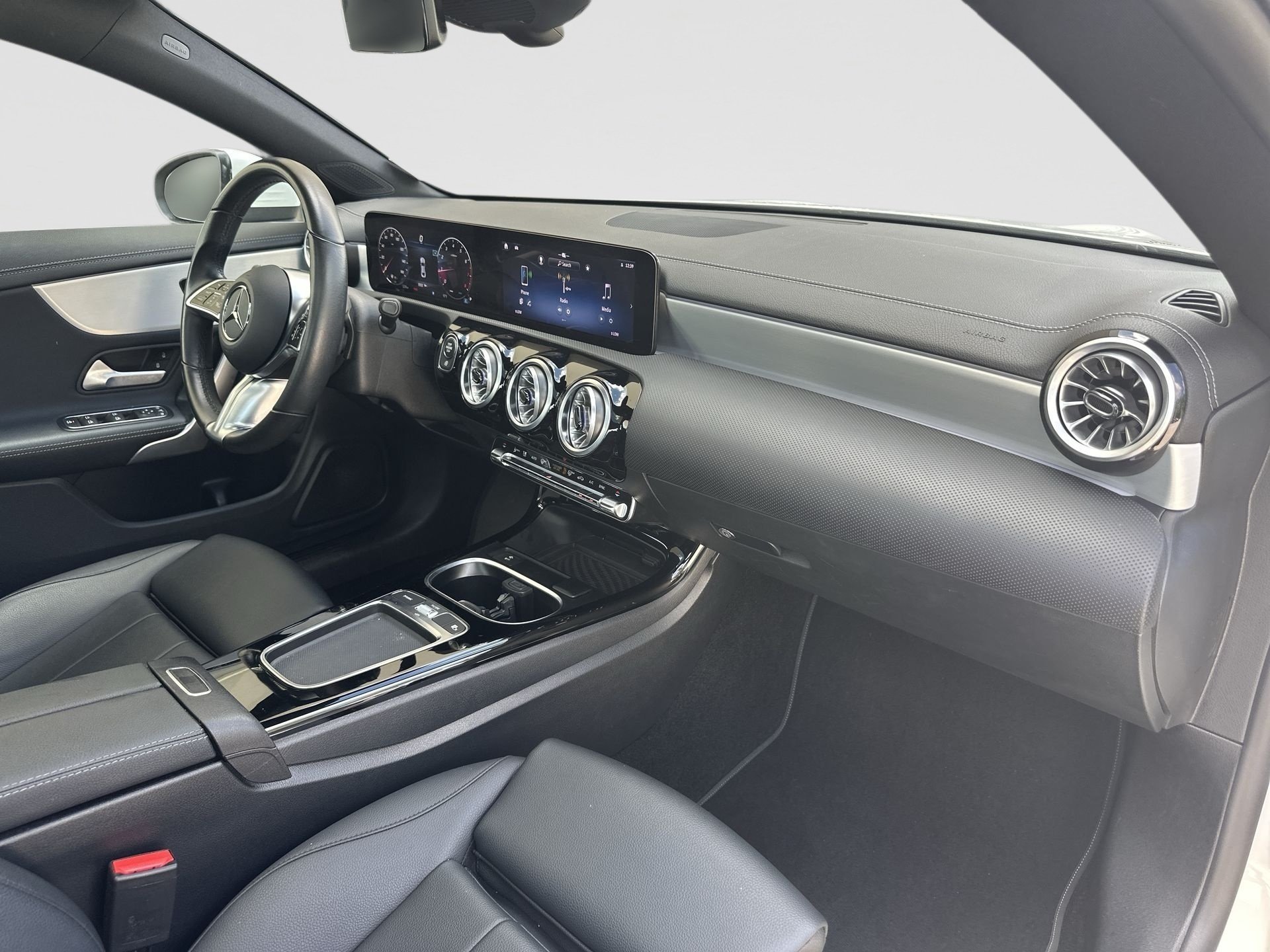 2025 Mercedes-Benz CLA CLA 250 - Photo 28