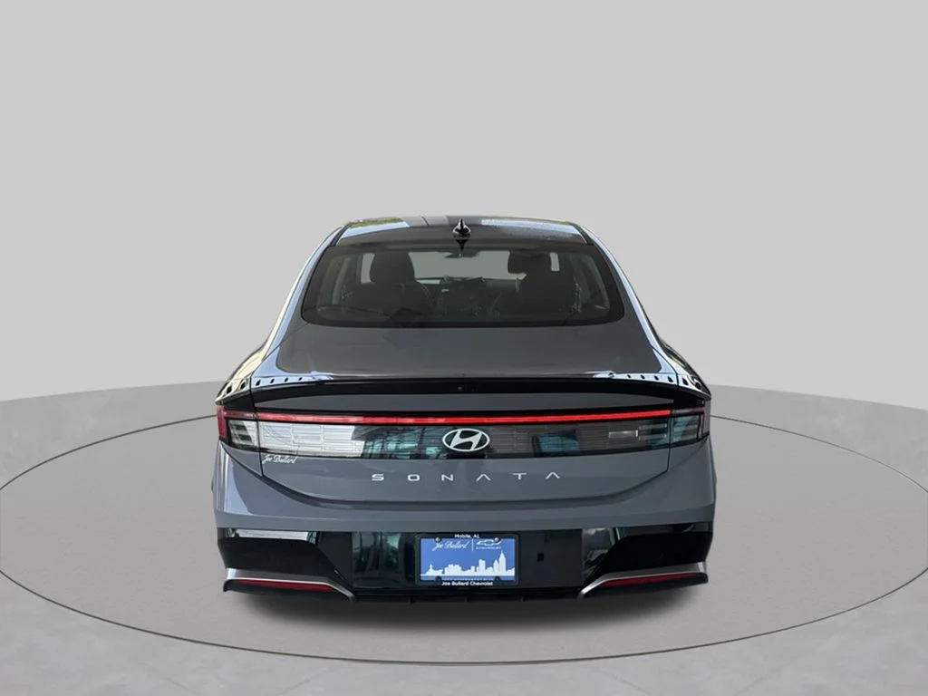 Used 2025 Blue Hyundai SEL image 8