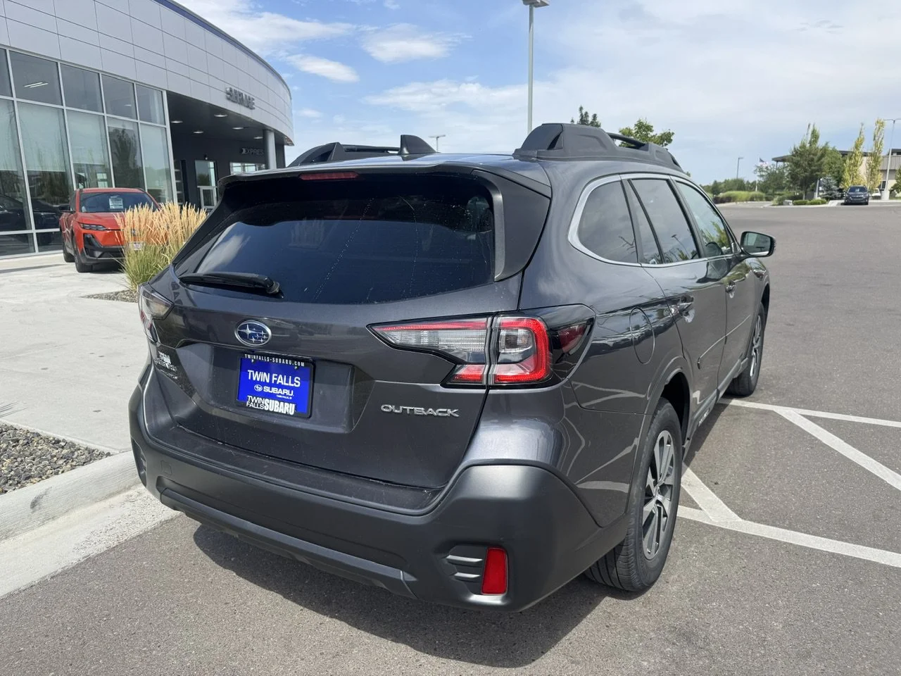 Used 2022 Magnetite Gray Metallic Subaru Premium image 7