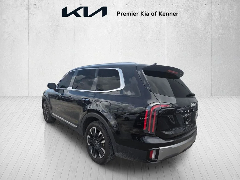 Used 2025 Black Kia SX image 3