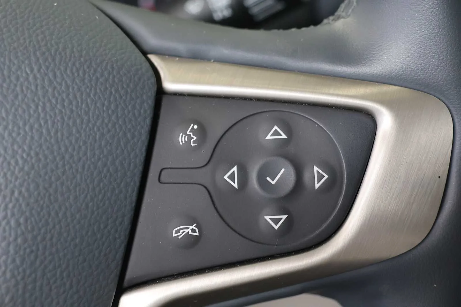 Used 2023 Ebony Twilight Metallic GMC Denali image 21