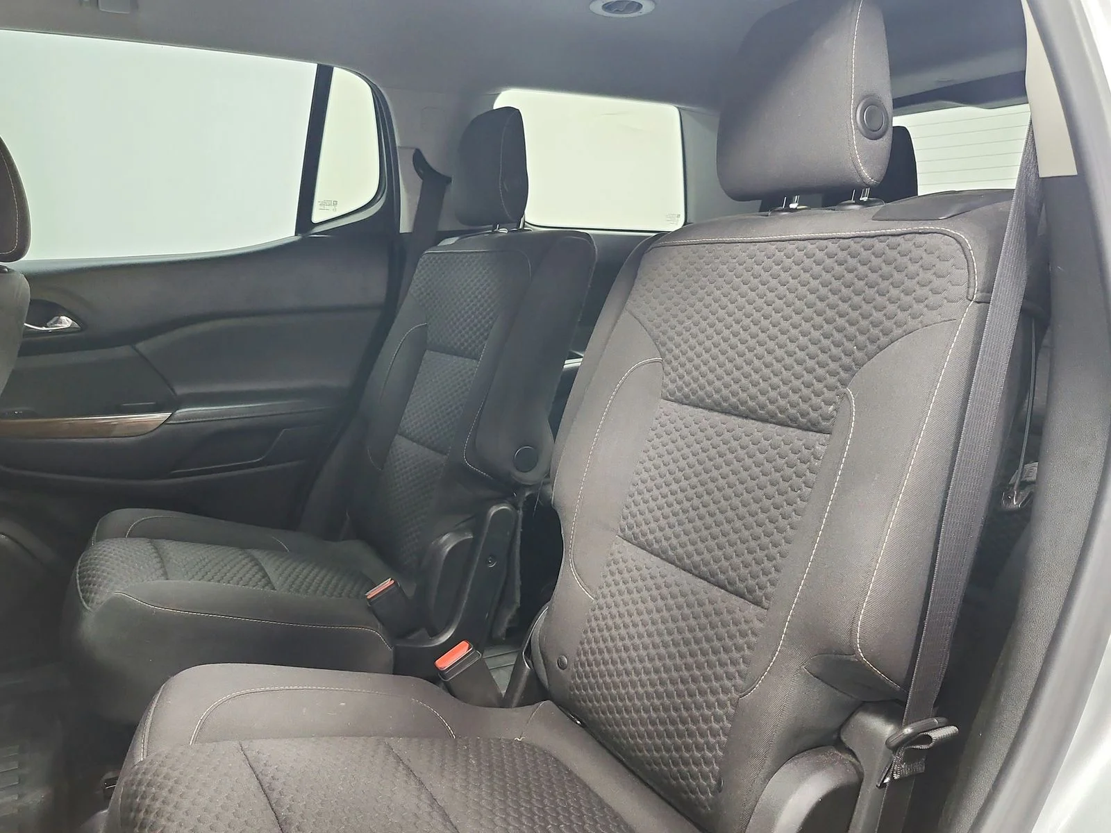 Used 2018 Silver GMC SLE-2 image 11