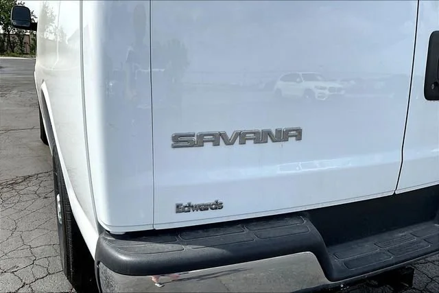 2025 GMC Savana Cargo Work Van - Photo 9