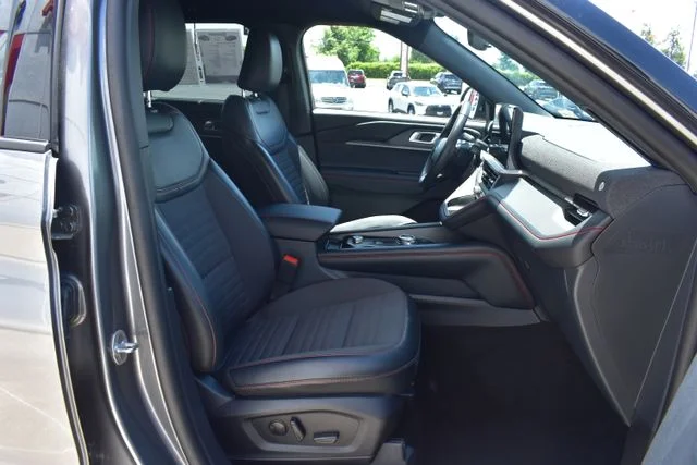 Used 2025 Gray Ford ST-Line image 24