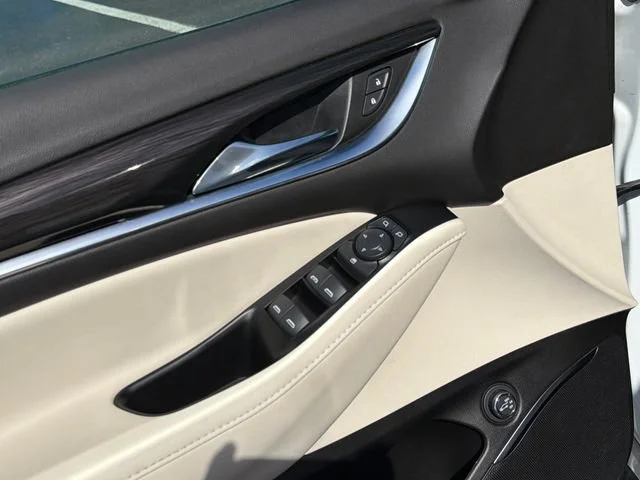 Used 2023 Summit White Buick Essence image 18