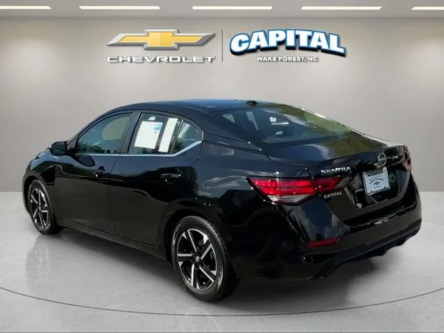 Used 2024  Nissan SV image 3