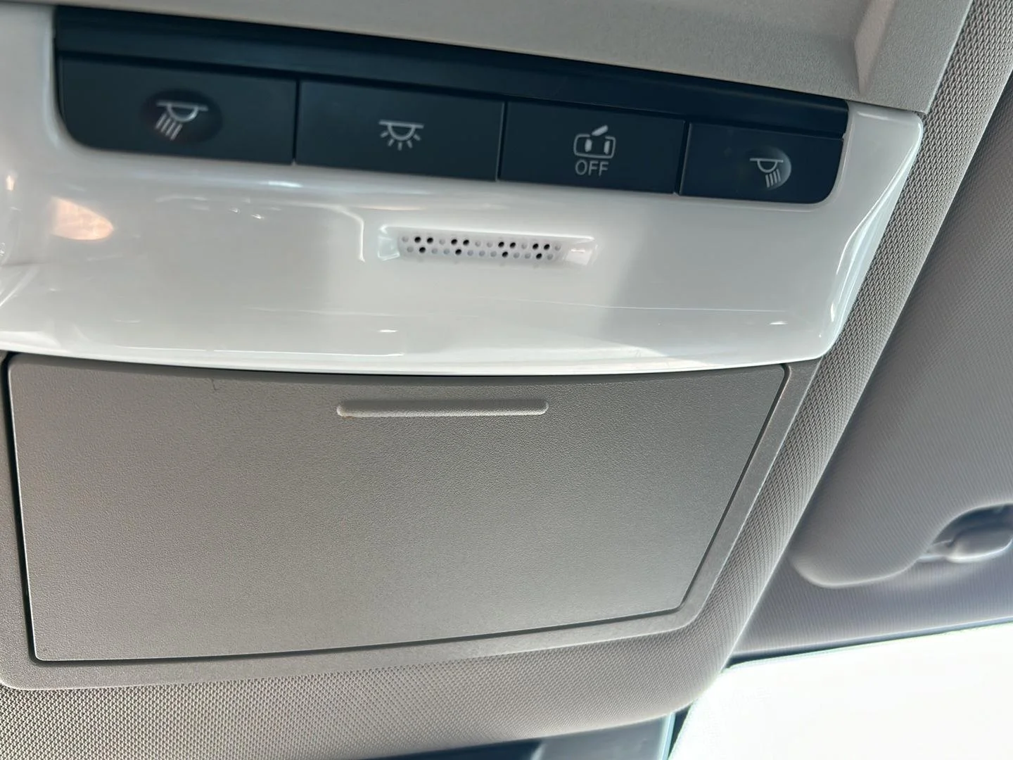 Used 2023 Glacier White Nissan S image 18