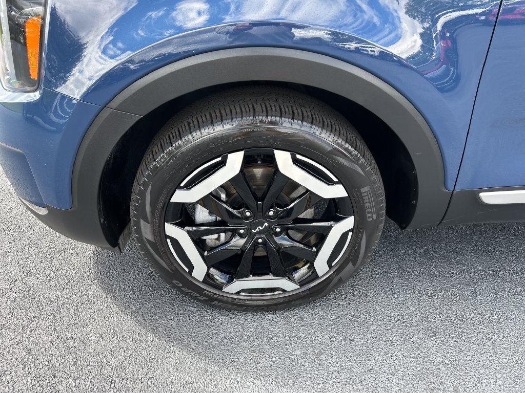 Used 2024 Black Kia S image 10