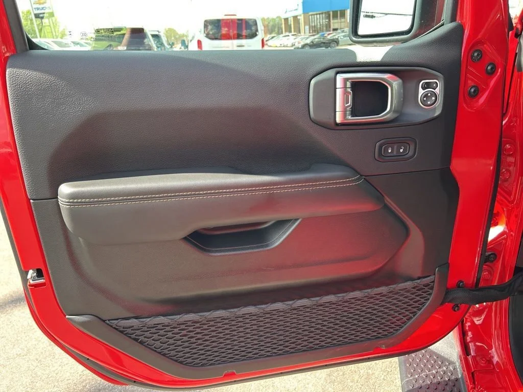 Used 2025 Red Jeep Sahara image 24
