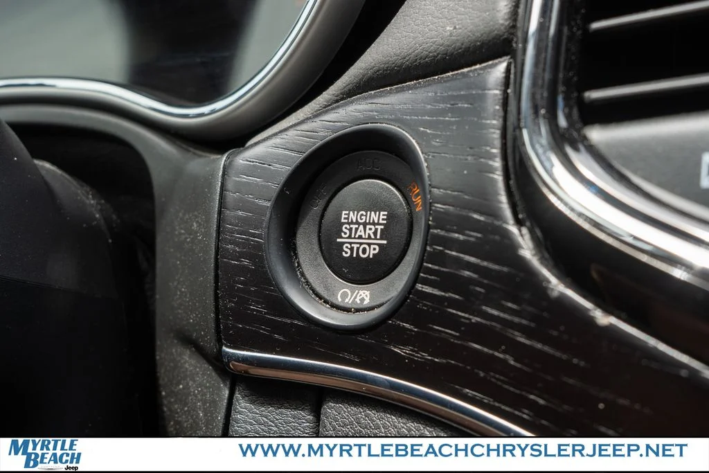 Used 2020 Diamond Black Jeep Summit image 31